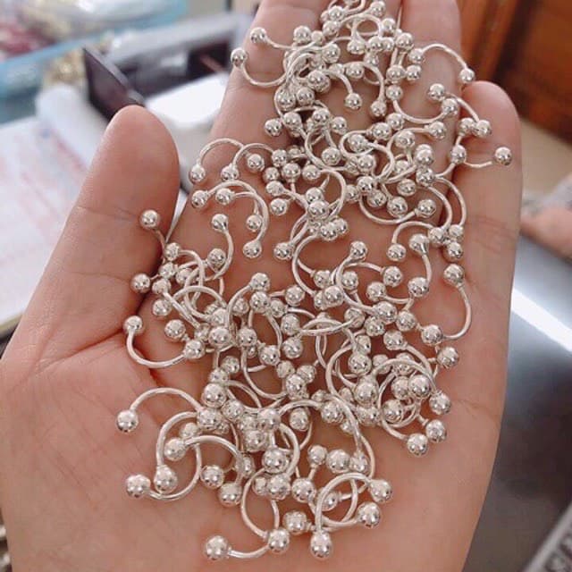 Bông tai đang hót trẻ già đều đeo đẹp miễn chê bạc