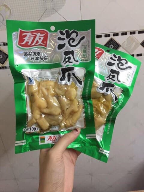 Sỉ 1 thùng chân gà YuYu 100gr muối cay ớt xanh (70 gói)