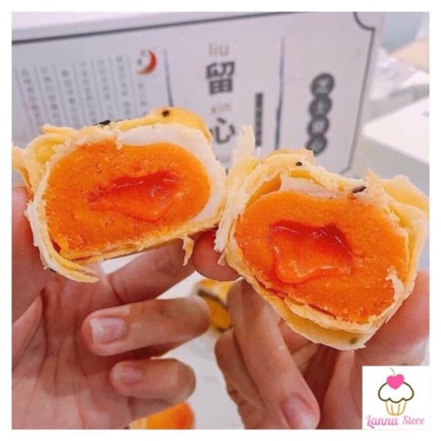 1 thùng bánh Trứng chảy ngàn lớp Liuxinsu