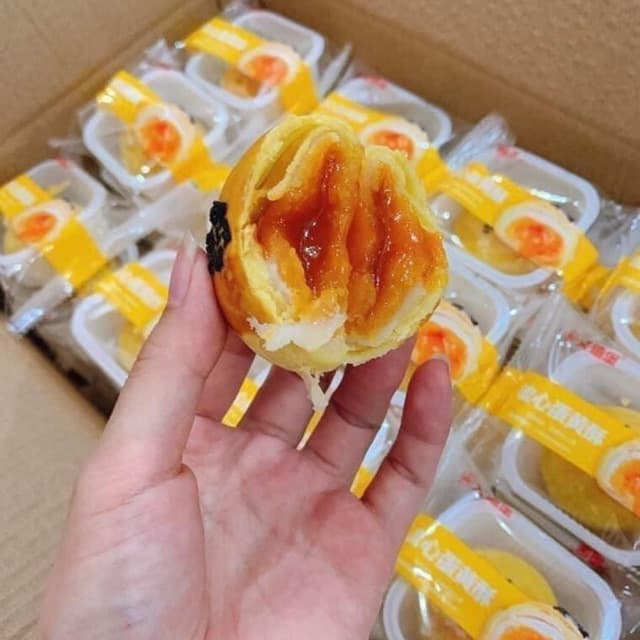 HỘP 2 5KG BÁNH TRỨNG CHẢY HỘP VÀNG (47 48c)