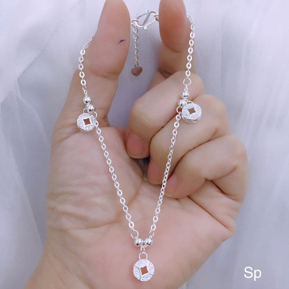 Lắc chân nữ đồng tiền bạc giá như ctv