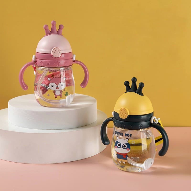 Bình Nước Có Ống Hút Cho Bé Tập Uống Có Van Chống Sặc Hình Vương Niệm Cao Cấp 300ml Bằng Nhựa PP Chịu Nhiệt Tốt Có Tay Cầm Tiện Lợi Hàng Loại 1 MINIIN Hồng