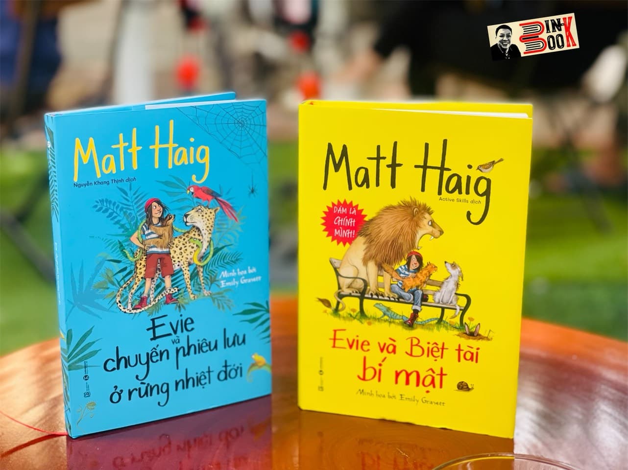 bìa cứng có áo Combo 2 cuốn EVIE VÀ BIỆT TÀI BÍ MẬT và EVIE VÀ CHUYẾN PHIÊU LƯU Ở RỪNG NHIỆT ĐỚI Matt Haig Thaihabooks