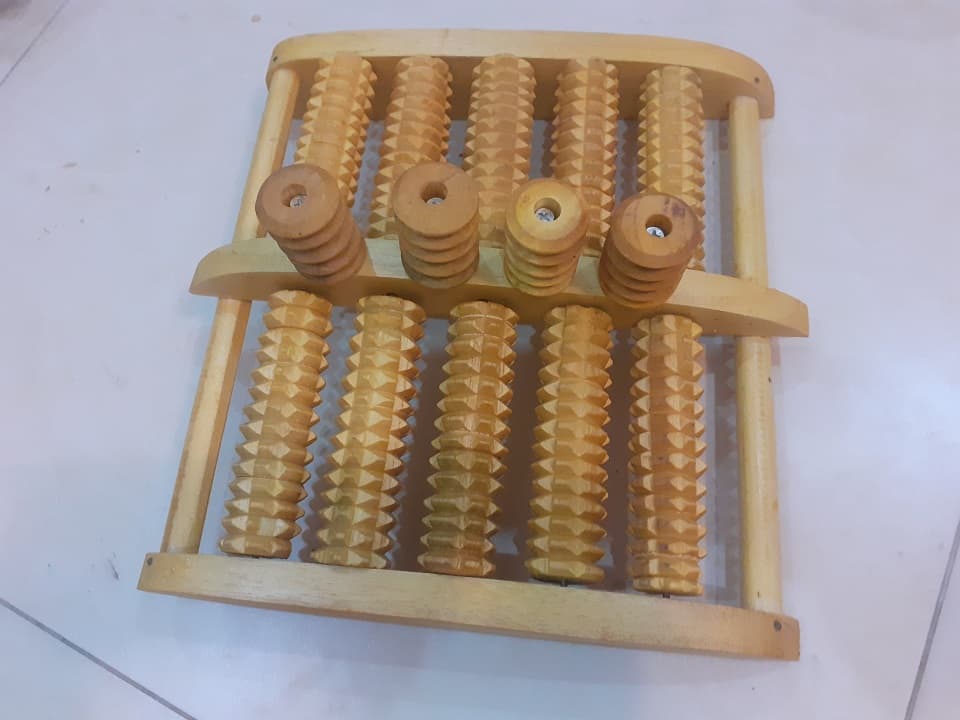Con lăn mat xa chân bằng gỗ kích thước 28x 29 cm Giúp thư giãn thoải mái