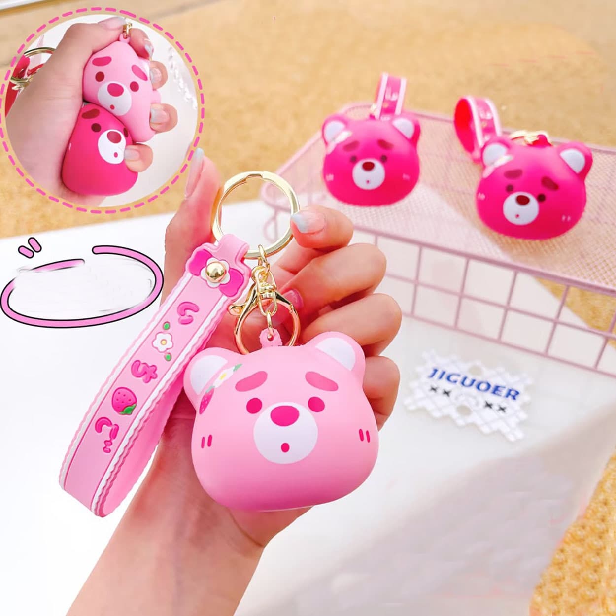 Móc Khóa Gấu Dâu Đàn Hồi Squishy Hottrend Đeo Balo Túi Xách Hồng Nhạt