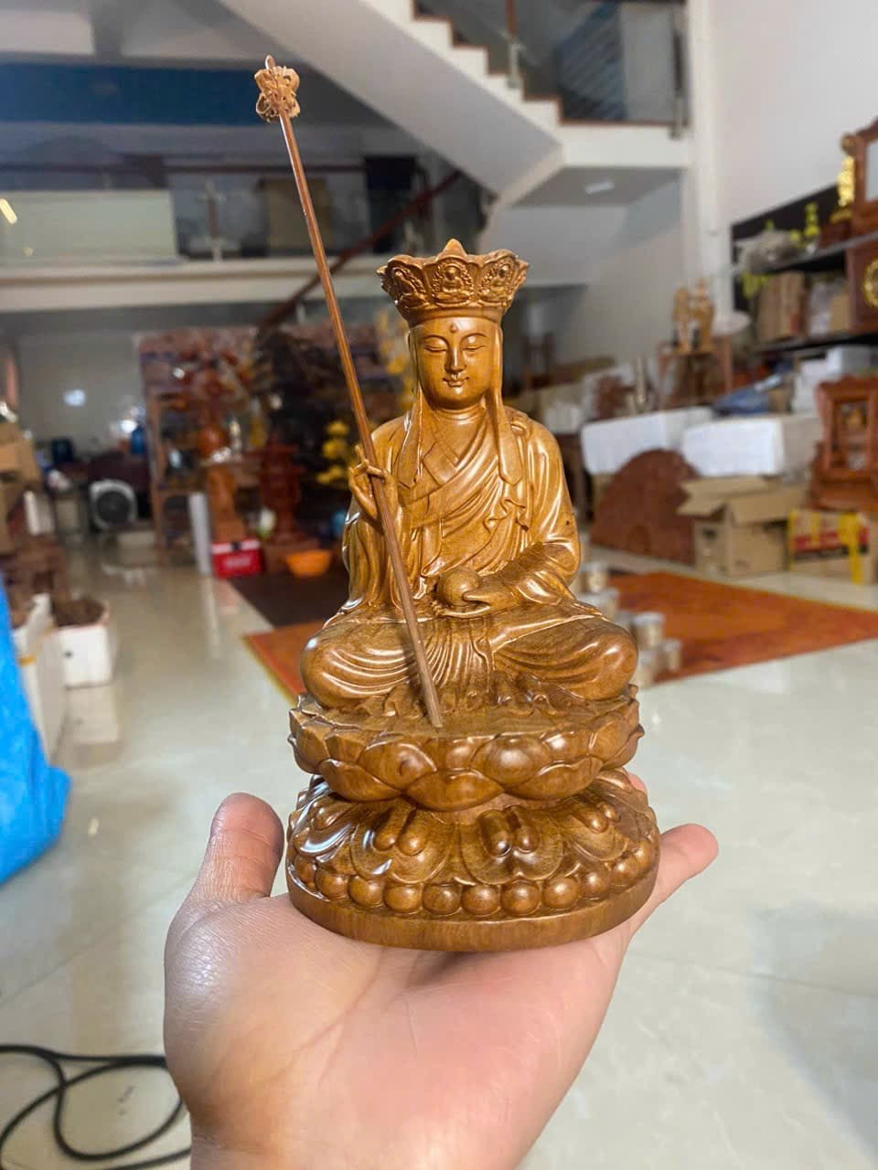 Tượng phật địa tạng vương bồ tát bằng gỗ bách xanh thơm nức kt cao 1598cm