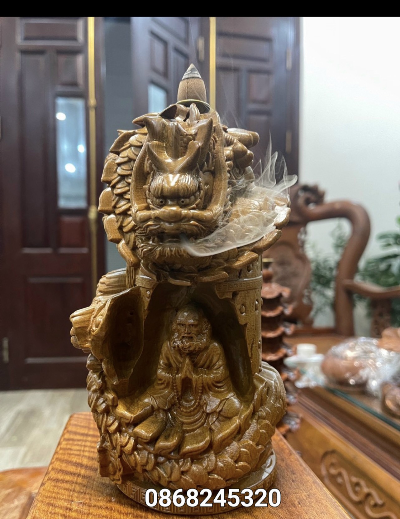 Tượng đạt ma sư tổ ngồi thiền xông trầm bằng gỗ bách xanh thơm nức cực đẹp kt 2011cm