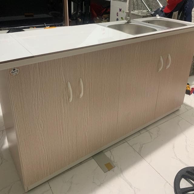 Tủ bếp nhựa đài loan có bồn và dán gạch 145x80TPHCM Vân gỗ nhạt 1 bồn trái