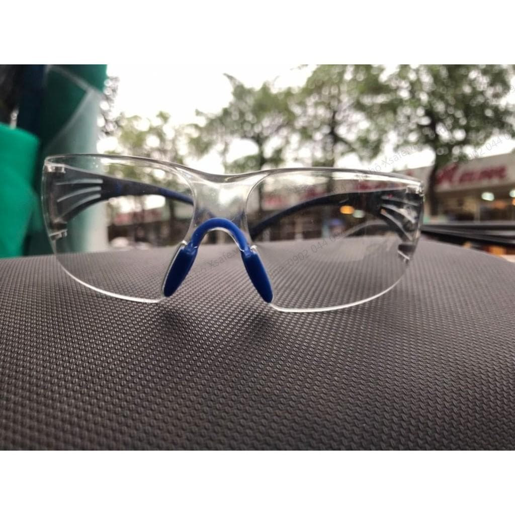 Kính bảo hộ 3M SF401SGAF kính chống bụi chống hơi nước trầy xước vượt trội ngăn chặn tia UV mắt kính lao động xe máy