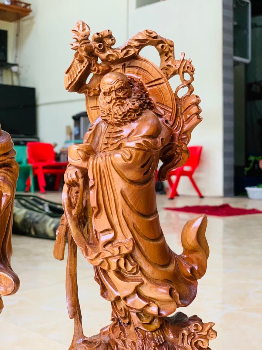 Tượng đạt ma sư tổ bằng gỗ bách xanh thơm nức kt cao 40cm
