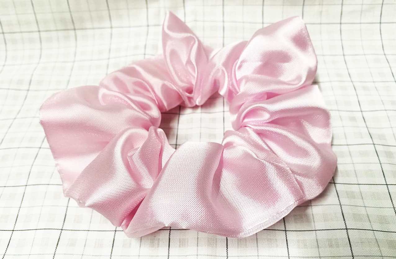 Cột tóc scrunchies vải dày màu hồng ánh kim đeo cột tóc đều đẹp loại big size mẫu mới