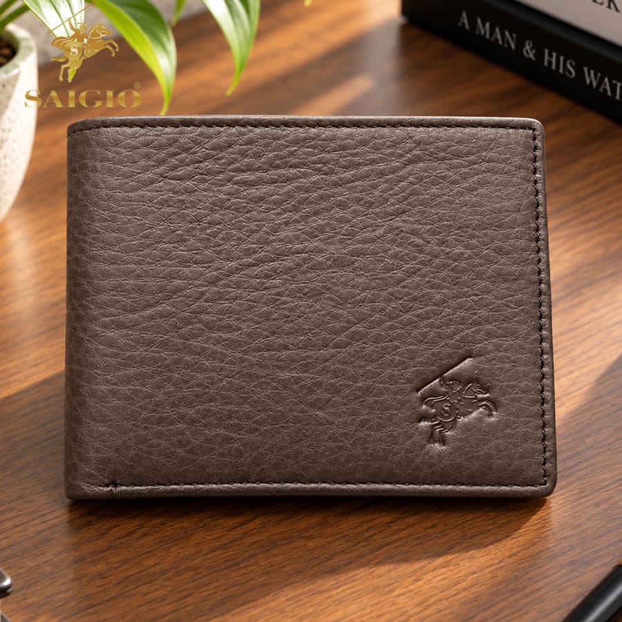 Ví Nam Mini Nhỏ Gọn Da Bò Mềm Mại GENTLE Thiết Kế Hiện Đại Nhiều Ngăn Đựng Tiền và Thẻ Tiện Dụng Dáng Ngang Gập 2 SAIGIO Màu Nâu