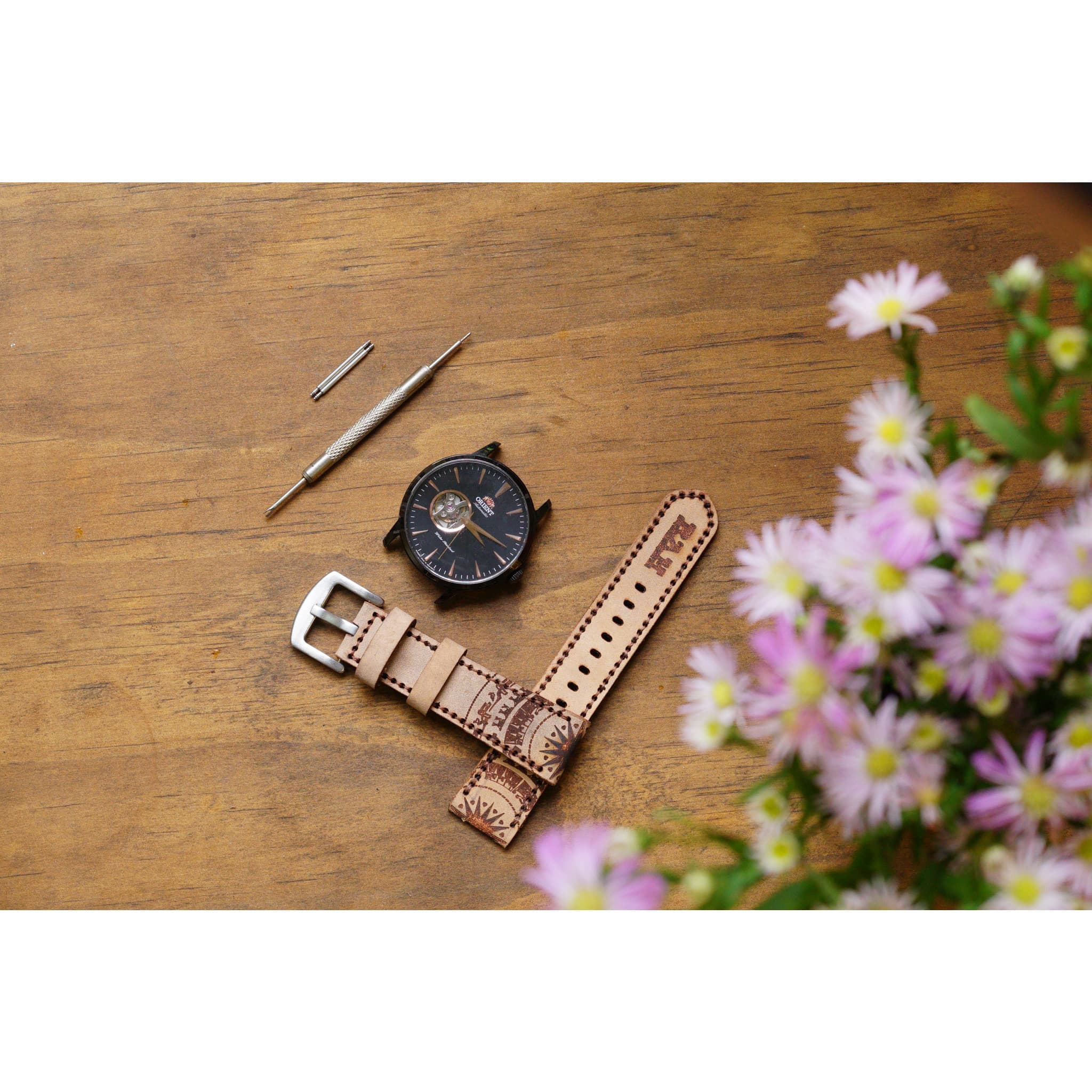 DÂY ĐỒNG HỒ DA BÒ THẬ TRAM TRADITIONAL TRỐNG ĐỒNG VEGTAN GỐC RAM LEATHER APPLE WATCH 44